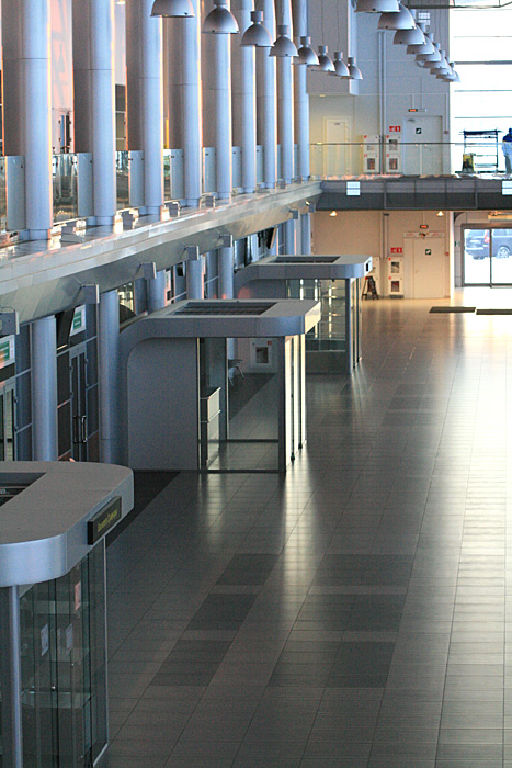 Здание первого терминала изнутри.