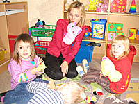 В воскресенье в России отмечают День воспитателя и всех дошкольных работников.