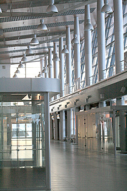 Внутреннее помещение первого терминала.